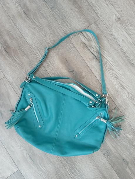 Krásna tyrkysová kožená kabela,