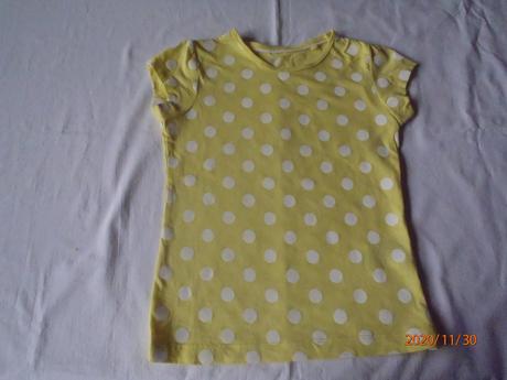 Źlté tričko s bodkami, lupilu,104
