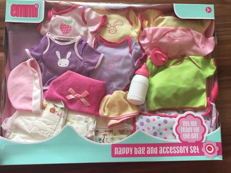 Cikajuca babika emmi s bohatym prislusenstvom,