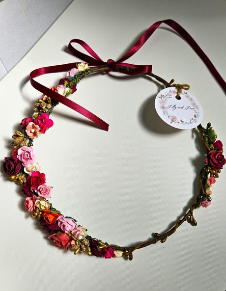 Krasny kvetinovy vencek do vlasov, nastavitelna ve, 