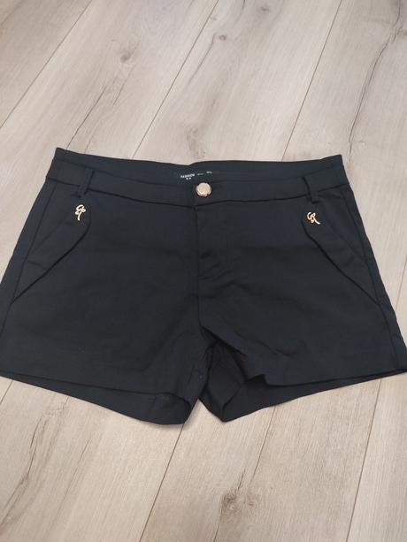 Dámske kraťasy, 30