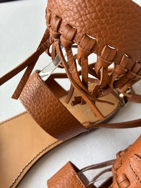 Valentino sandále v.39, 39