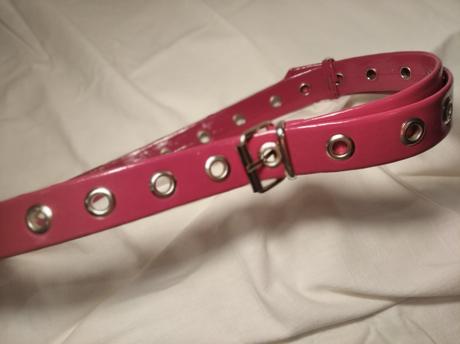 Ružový opasok, c&a