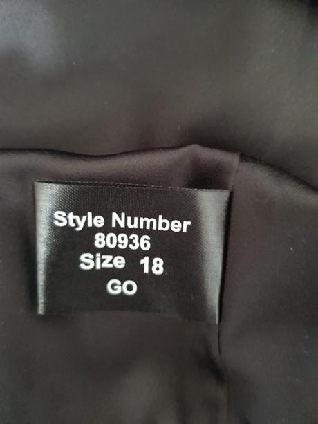 Spoločenské šaty, 46