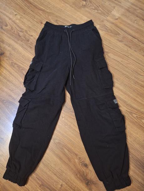 Čierne kapsače, xs