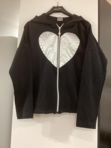 Mikina s aplikaciou srdiečko a perly, m