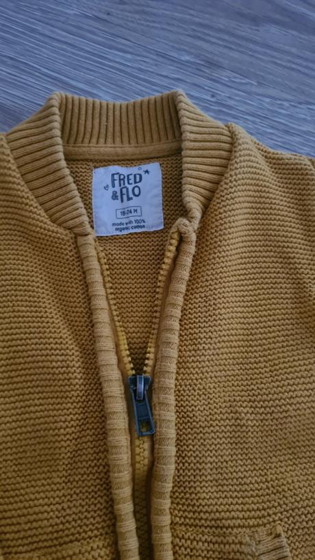 Krasny svetrik, f&f,92