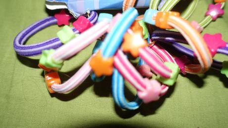 Nove gumicky do vlasov,