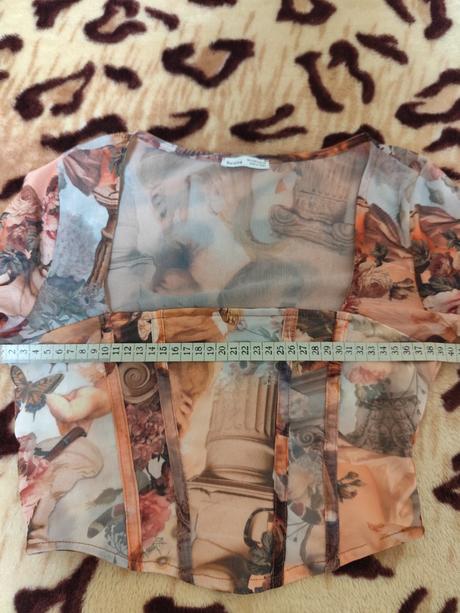 Elegantný farebny top bershka vel.m, ako nove, bershka,m
