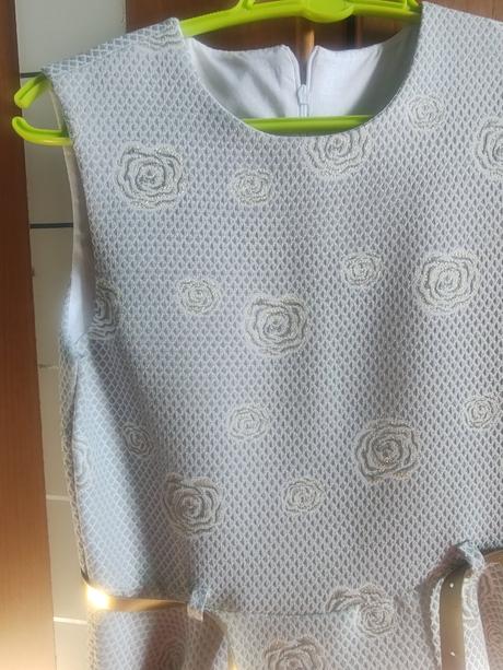 Šaty slávnostné, 158