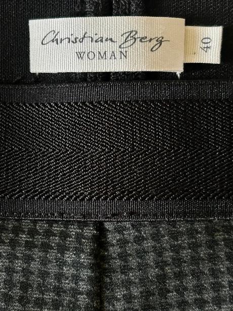 Čierne nohavice zn.christian berg veľ.40, 40