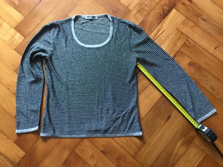 Páskovaný čierno-strieborný sveter, s