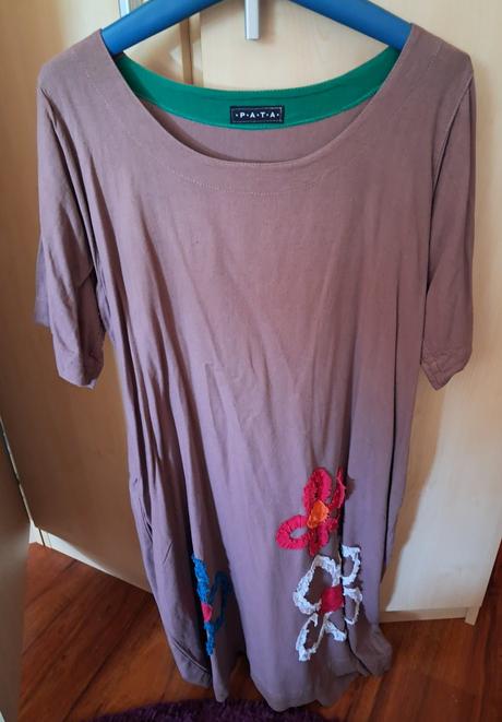 Saty s kvietkami, 44