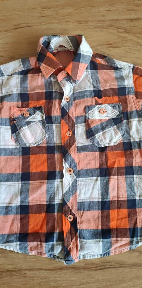 Kockovaná košeľa, 110