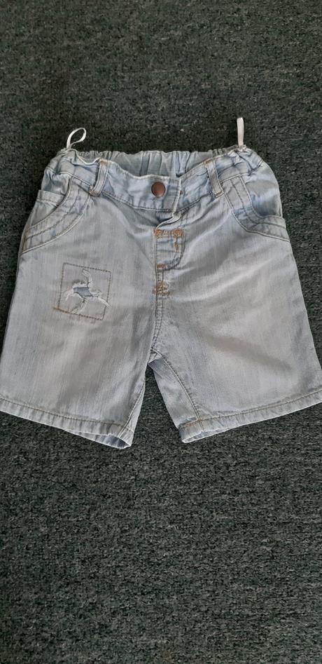 Frajerské riflové kratasy, 80