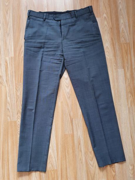 Pánsky oblek značky mikä rauta, 54