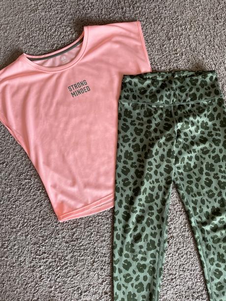 Sportovy komplet, h&m,152