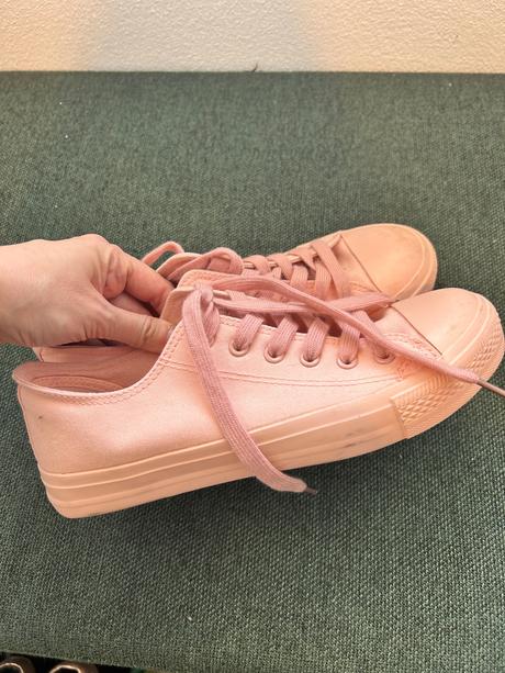 Nenosene tenisky, 38