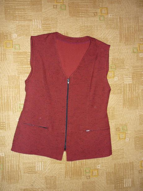 Sukňa s vestou (kostým), 40