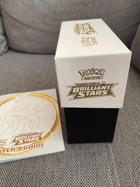 Pokémon elite trainer box 50 kartičiek + obsah,