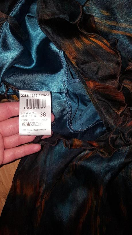 Pekné šaty vera mont č.38, 38