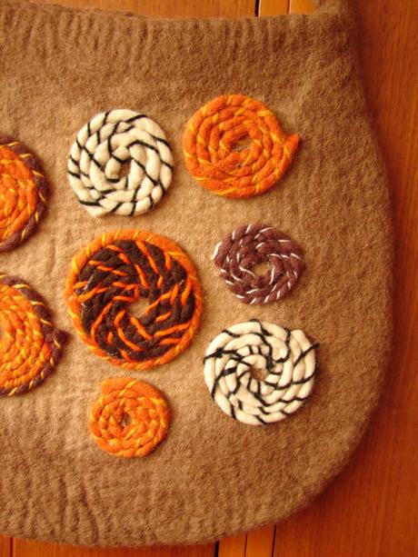 Pekná jesenná plstená handmade kabelka, 