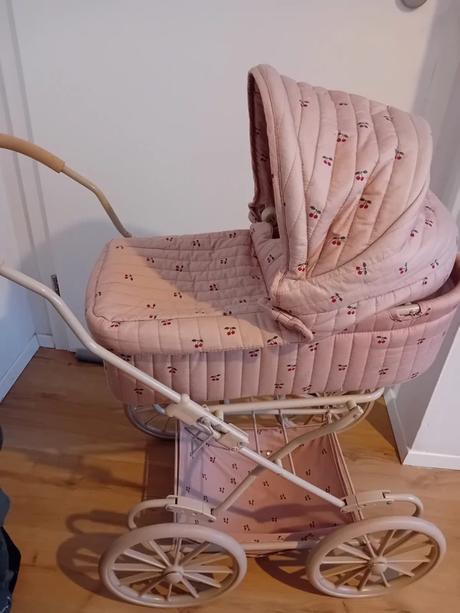 Kočík pre bábiky konges sjold, 