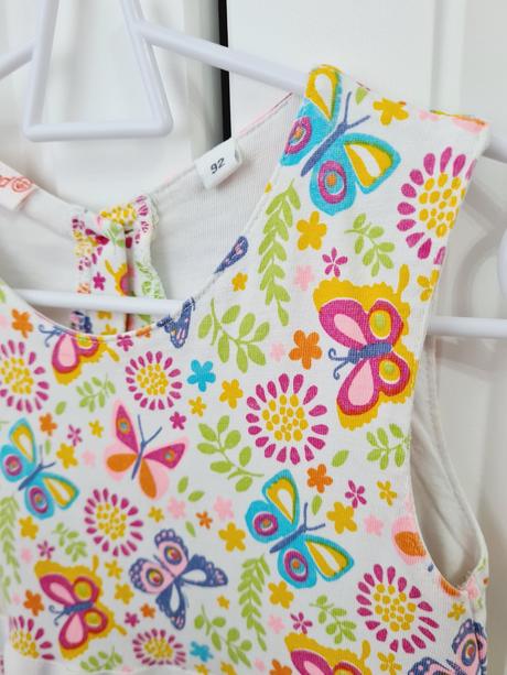 Dievčenské šaty, 92