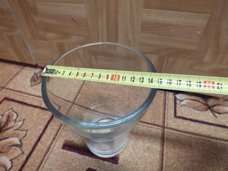 Predám vázičku sklenenú., 