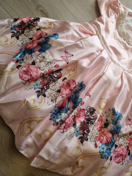 Krásne dievčenské šaty 120/122, 122