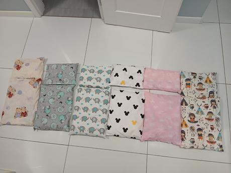 Vankúš a perina pre bábiky,