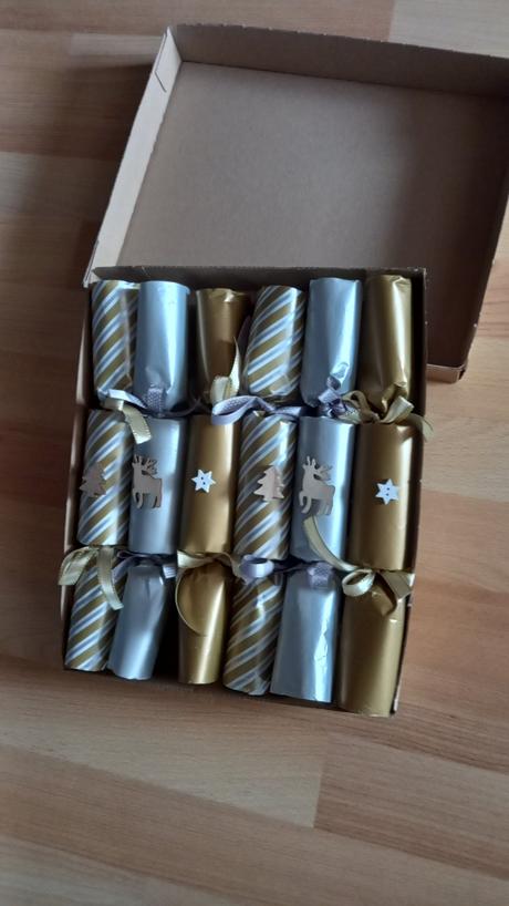 Vianočný trhač ( christmas crakser ), 