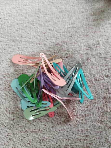 Nové jednofarebné sponky, 