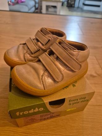 Froddo first step, froddo,23