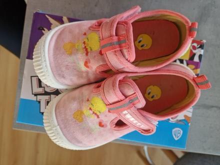 Dievčenské plátenky, 28