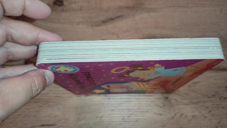 Vianočná kniha s puzzle top stav,