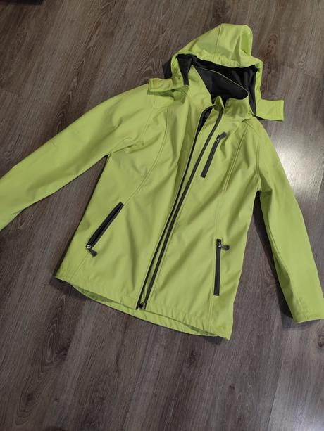 Softvelová bunda, 38