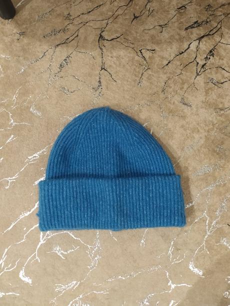 Dámska čiapka, reserved