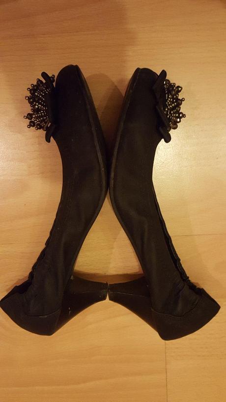 Čierne topánky, 38