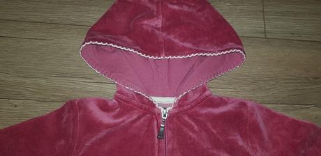 Bordová bundička, 98