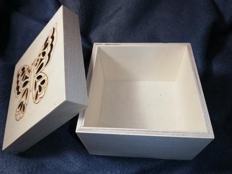 Krabička s motýľom, 