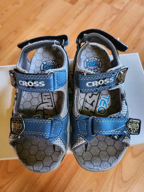 Nove sandale modre, santé,29 / 30
