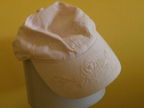 Ružová šiltovka, 134