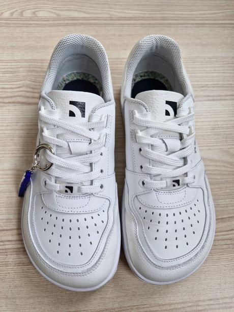 Wave - all white 39, be lenka,39