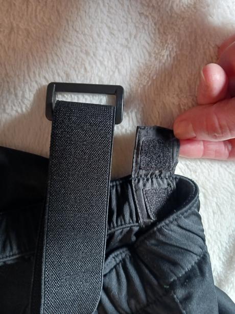 Športové nohavice, 146