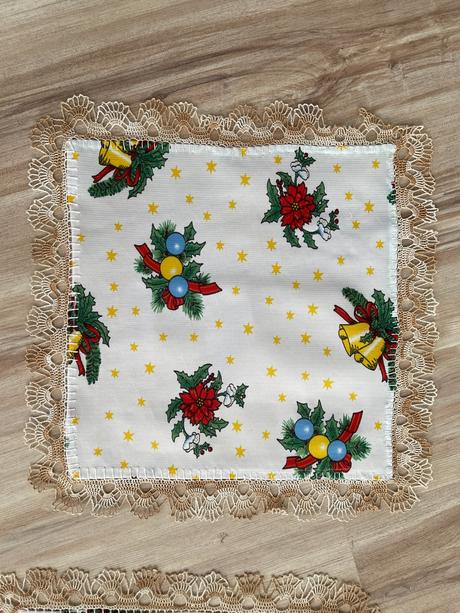 Dečka s krémovým melírovaným hačkovaným lemom(4cm), 