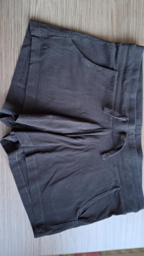 Dievčenské čierne šortky., h&m,164