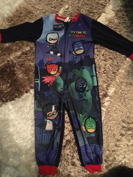Teplý overal pjmasks, 92