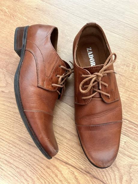 Kožené topánky, 33