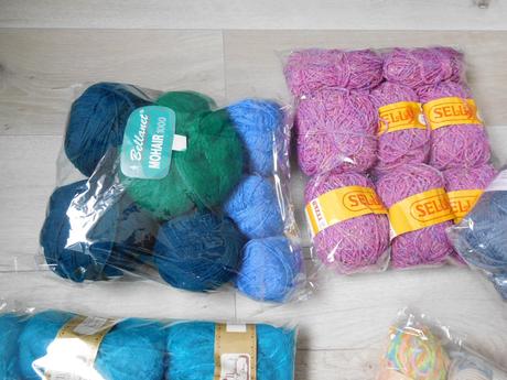Vlna na ďalšiu tvorbu, čelenky, ponožky, čiapky,,